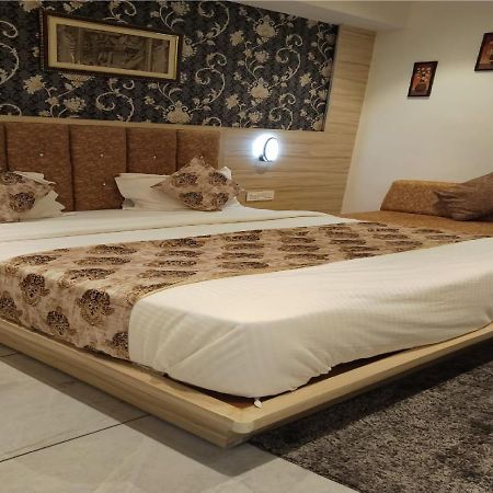 Hotel Lotus Villa Αχμπανταμπάντ Εξωτερικό φωτογραφία