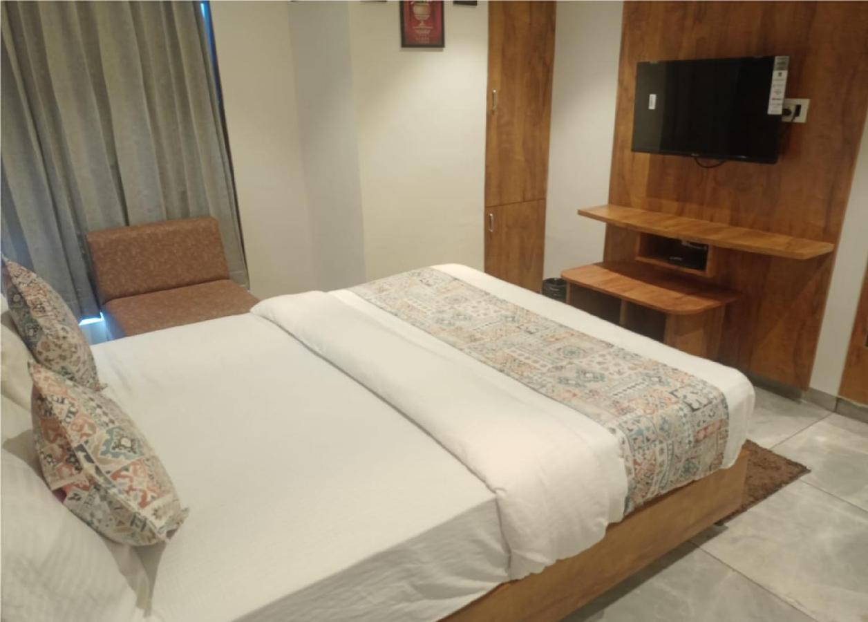 Hotel Lotus Villa Αχμπανταμπάντ Εξωτερικό φωτογραφία